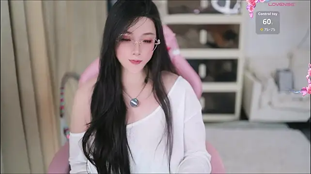 Qinghoa Chat XXX in diretta