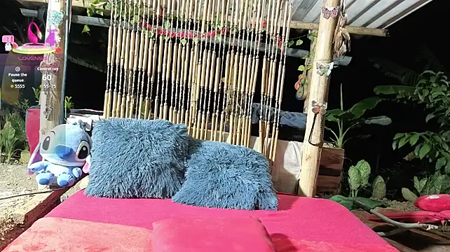 esmeralda_li Adlı Modelin Canlı XXX Sohbeti