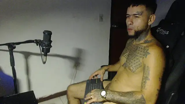 XXX chat uživo modela ROOKERT