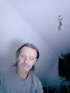 INVISIBLEKUBA Live XXX Chat