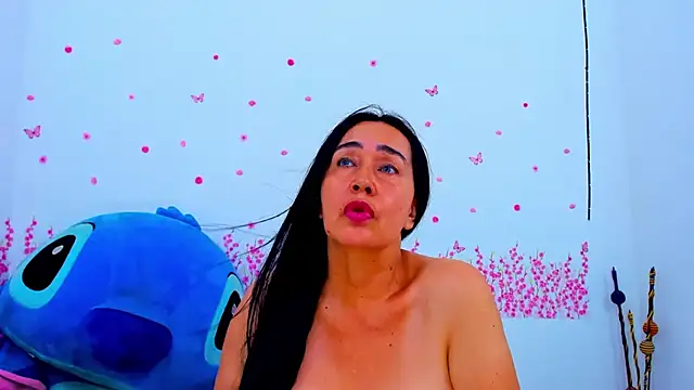 צ'אט XXX בשידור חי של HorniestMilf