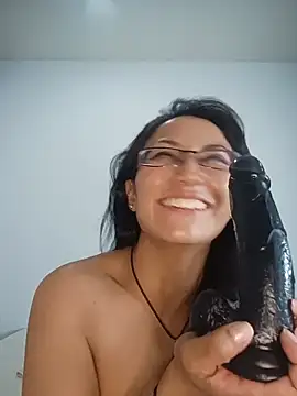 LucyCherry69's Live XXX Chat