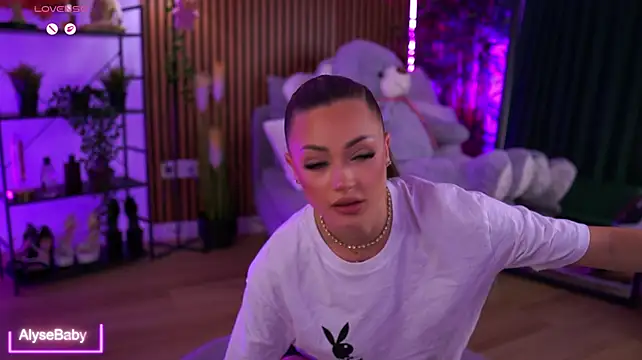 XXX chat uživo modela AlyseBaby