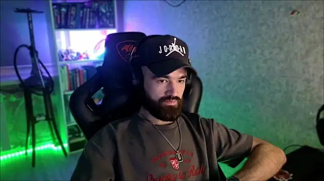 Chat +18 de _Serious_Man ao vivo