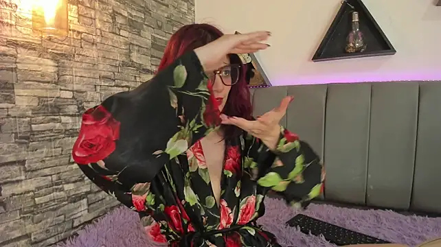 צ'אט XXX בשידור חי של RedMeloddy