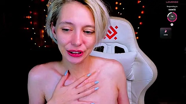 צ'אט XXX בשידור חי של Blondice