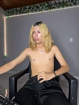 XXX chat uživo modela LarryCraft