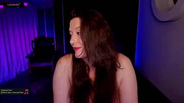 cee2nv Chat XXX live