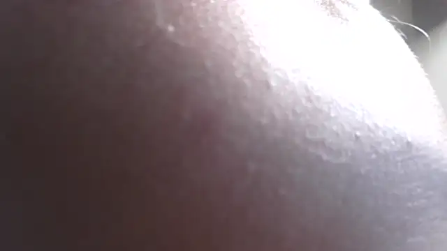 צ'אט XXX בשידור חי של luvz1pl8y
