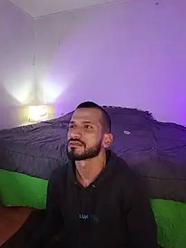 LuckyMarks live XXX chat