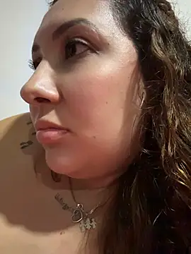 צ'אט XXX בשידור חי של KittyObsession