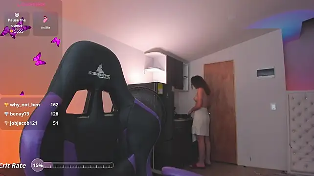 Chat +18 de mariiahneedles ao vivo