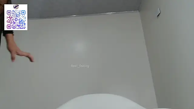 Itzel_Fisting élő XXX-chatje