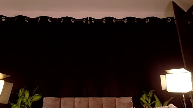 Bruno___69 Adlı Modelin Canlı XXX Sohbeti