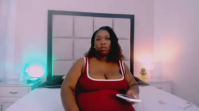 XXX chat uživo modela TreisyVixen