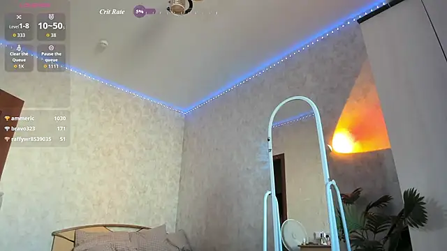 Tiny_Sparkling Chat XXX in diretta