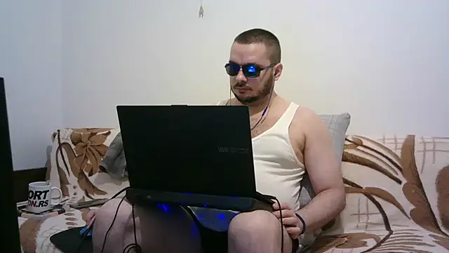 Chatroom XXX en direct de WildBoar_69