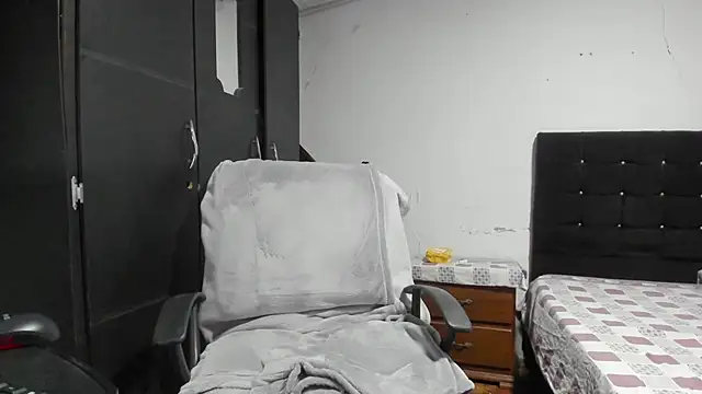 Ryan_xc1 Adlı Modelin Canlı XXX Sohbeti