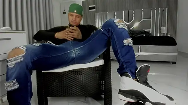 Chat XXX Live master_leather