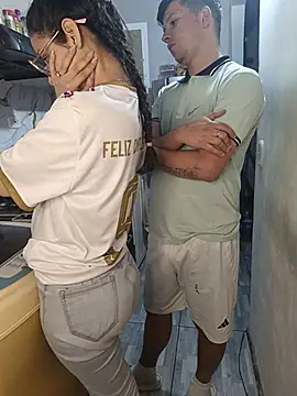 צ'אט XXX בשידור חי של kingofqueenxxx