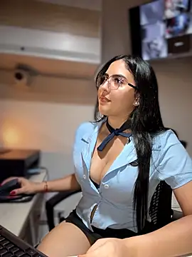 I_AM_SOPHIE_ Adlı Modelin Canlı XXX Sohbeti