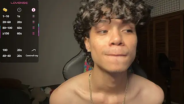 צ'אט XXX בשידור חי של OopsAgain_