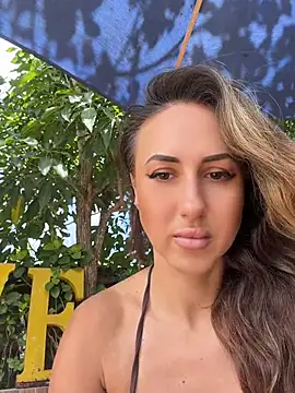 Bella-Grace Adlı Modelin Canlı XXX Sohbeti