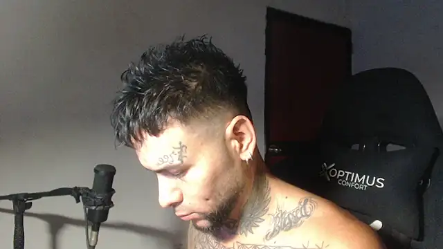 XXX chat uživo modela ROOKERT
