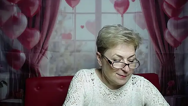 EmiliaGree Chat XXX live