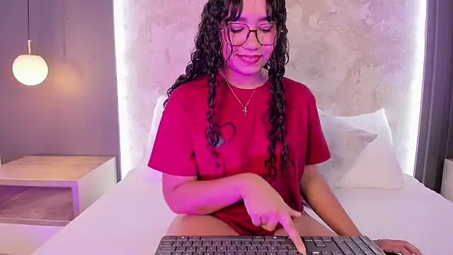 alysson_moon_'s Live XXX Chat
