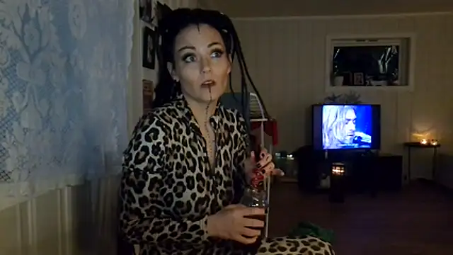 MyManCave live XXX chat