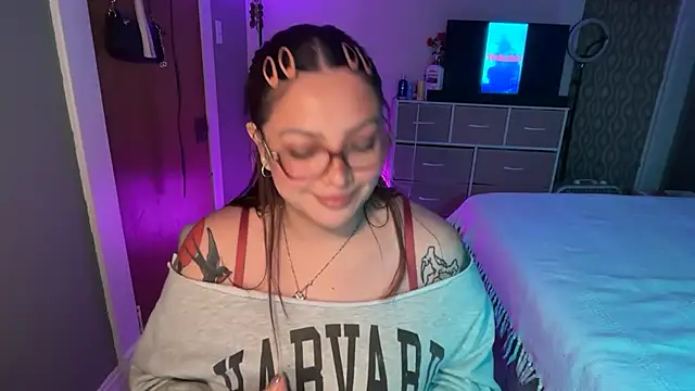 XXX chat uživo modela naya_pumpkin