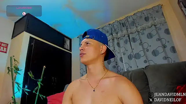 DavidNeill Live XXX-chat