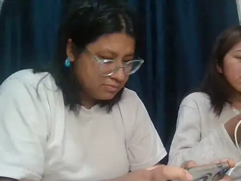 sarah12333's Live XXX Chat