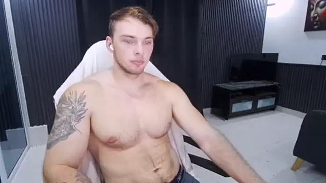 YourHotGreg Adlı Modelin Canlı XXX Sohbeti