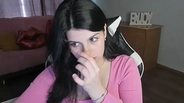KisaModel's Live XXX Chat