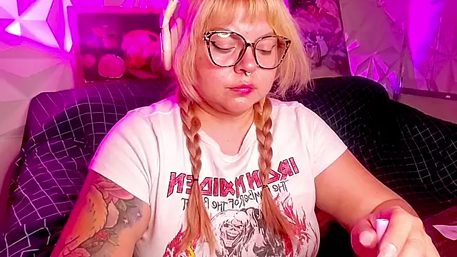 Satyn_doll Adlı Modelin Canlı XXX Sohbeti