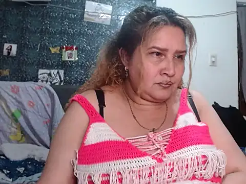 Perla1981-- Live XXX-chat