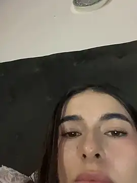 Coralinee_01 Live XXX-chat
