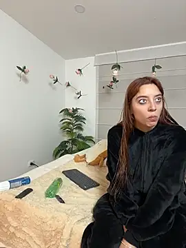 Soy_mangx Chat XXX in diretta