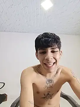 Chat +18 de 3hornys-straights ao vivo