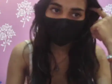 צ'אט XXX בשידור חי של Shanaya_xo