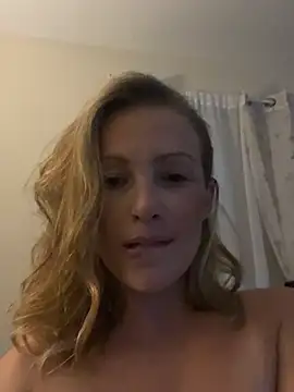 BellaBunny25's Live XXX Chat