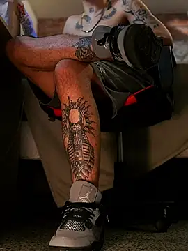 AlphaMasterXxx 라이브 XXX 채팅