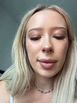 Chat +18 de MaryChanXO ao vivo