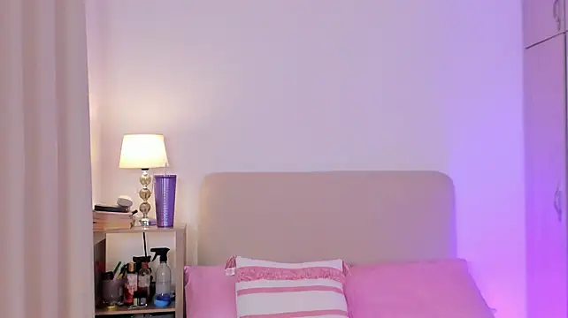 GaiaBaker's Live XXX Chat