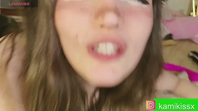 צ'אט XXX בשידור חי של KamiKiss