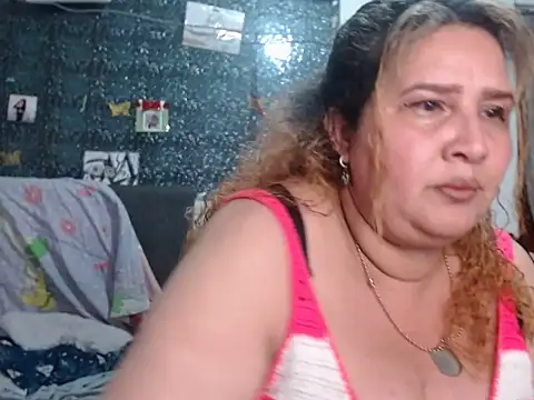Perla1981-- – Live XXX-chat