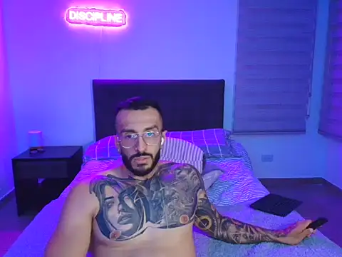 Simon_trujillo's Live XXX Chat