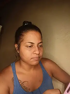 Giselabrunette25 Adlı Modelin Canlı XXX Sohbeti